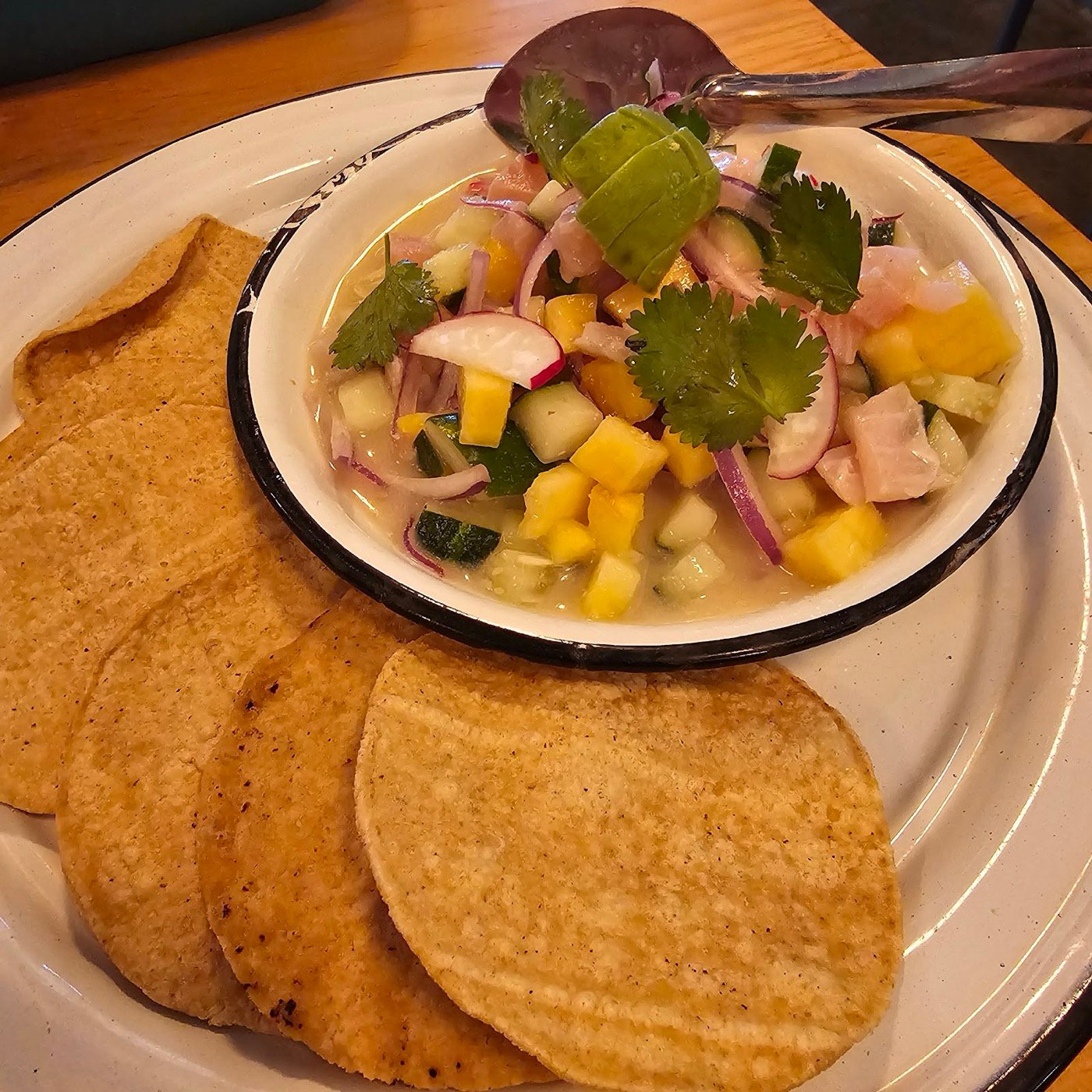 Ceviche con totopos